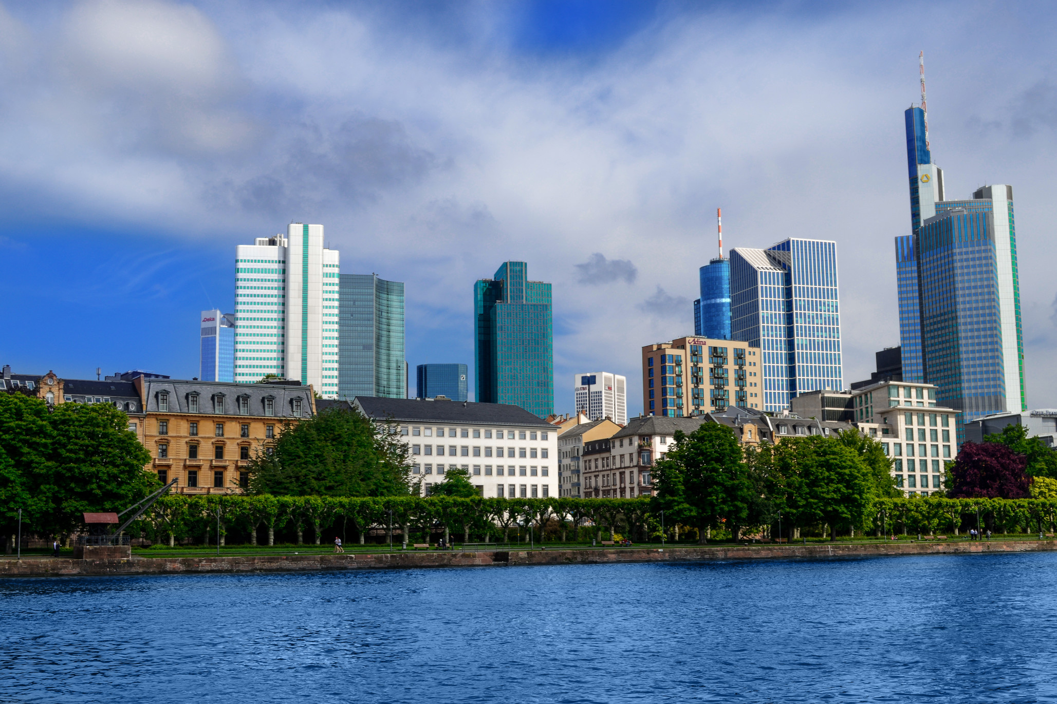 Die Skyline in Frankfurt – in der Mainmetropole sind die Immobilienpreise stark gestiegen. Foto alexionita04 via Twenty20