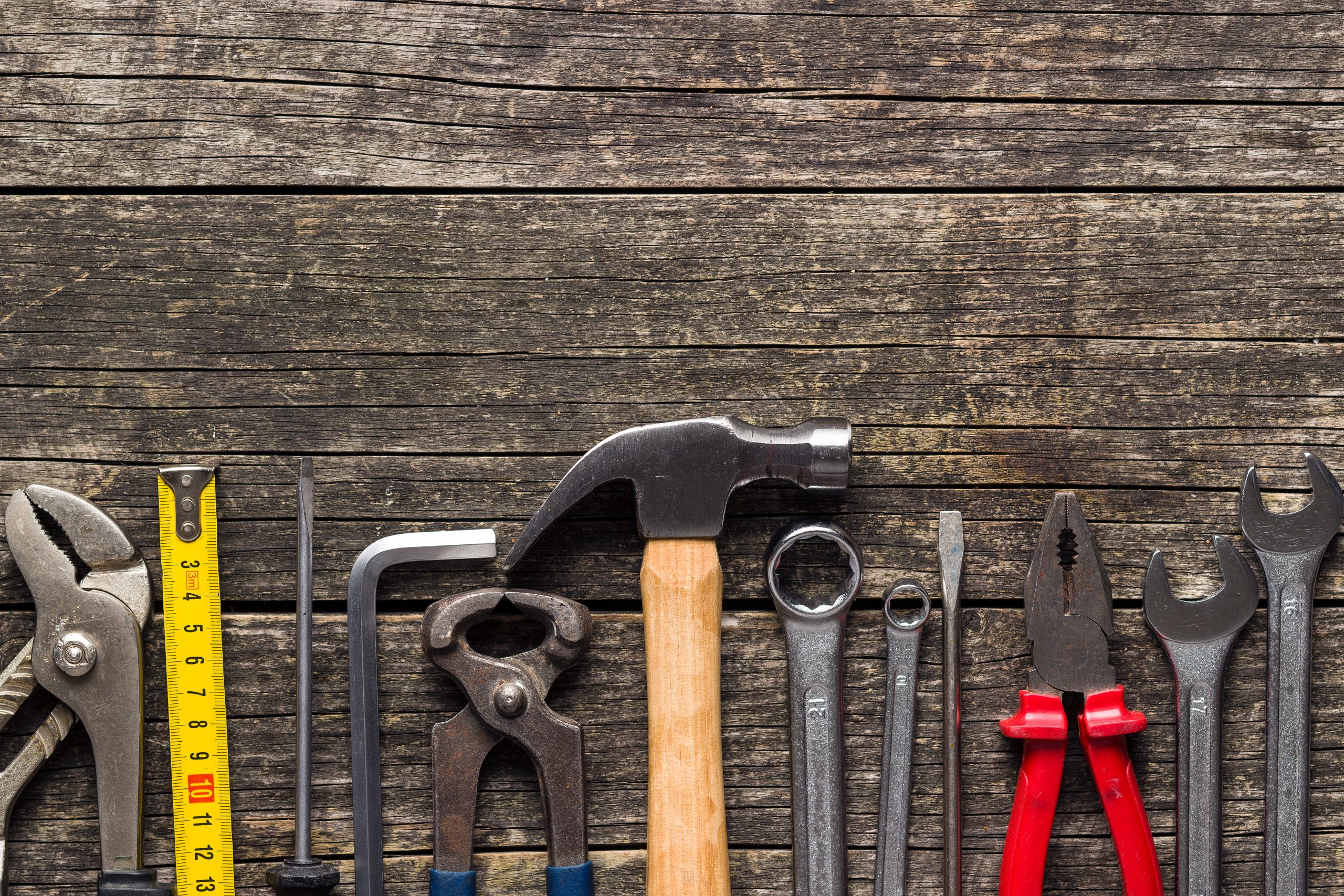 Welche Werkzeuge dürfen daheim nicht fehlen? Foto: jirkaejc via Envato