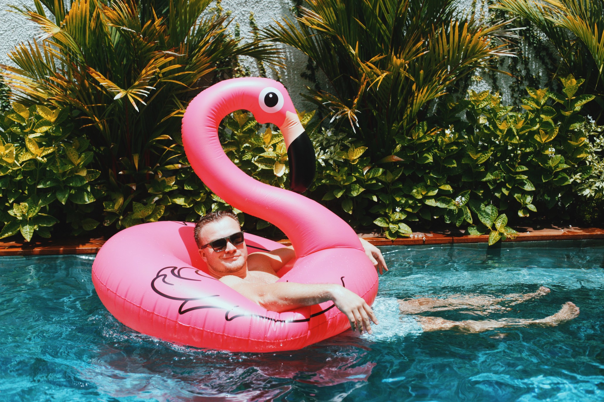 Wie im Urlaub – ein Pool im eigenen Garten. Foto: yummypixels via Twenty20